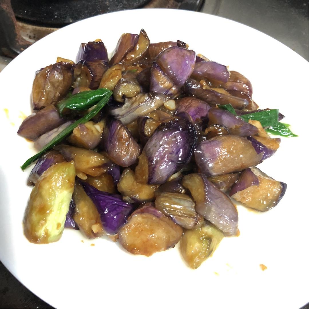 红烧茄子（教你炒茄子不变色的小妙招）