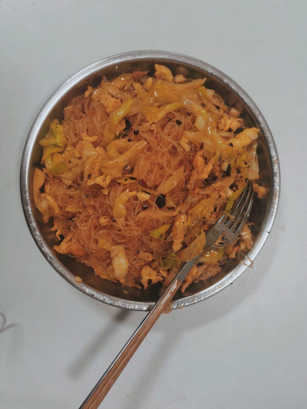 鸡蛋粉丝炒包菜