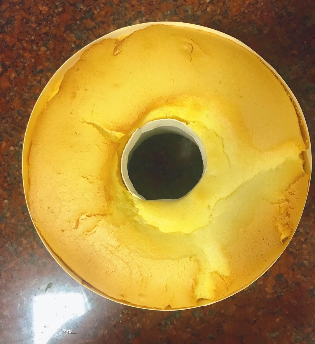 奶香细腻的八寸戚风蛋糕