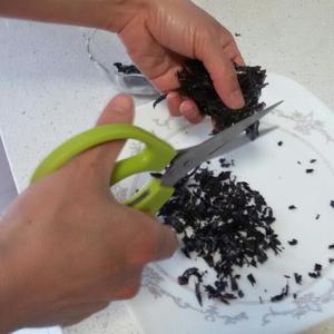 海苔黑芝麻虾味薄脆的做法 步骤3