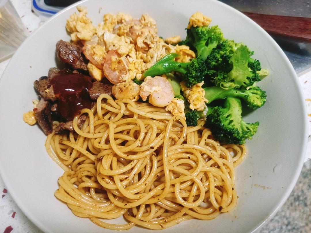 黑椒牛排意面