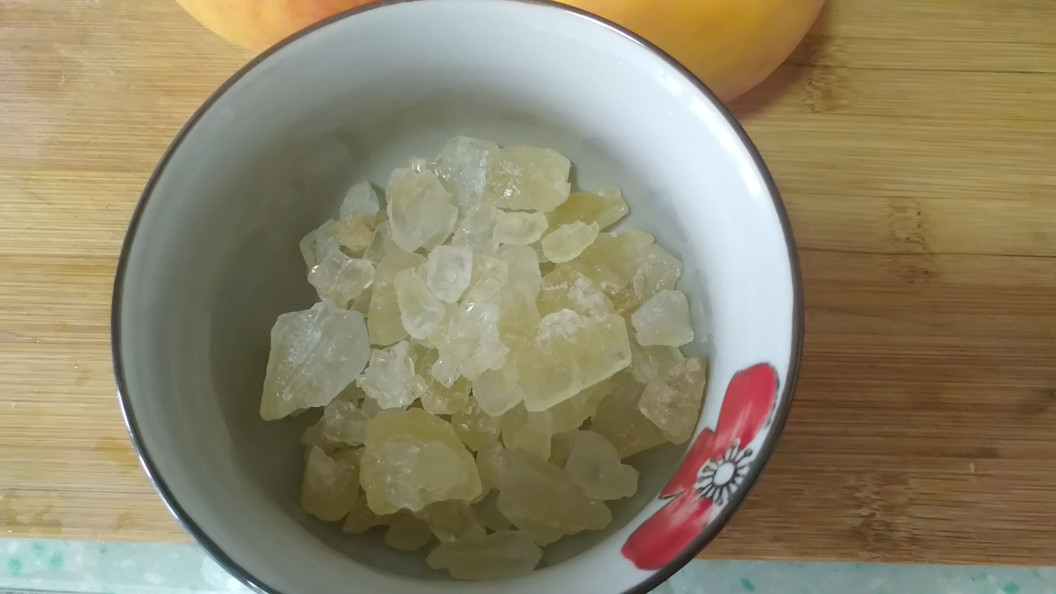 糖水黄桃的做法 步骤3
