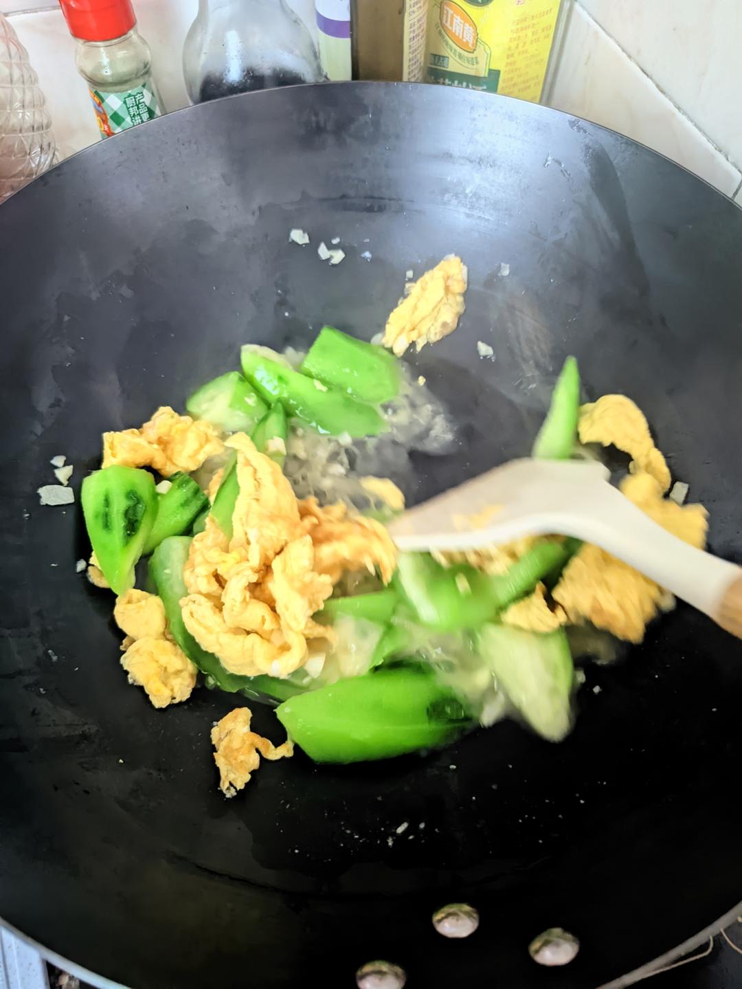 简单快手，五分钟搞定的丝瓜炒蛋