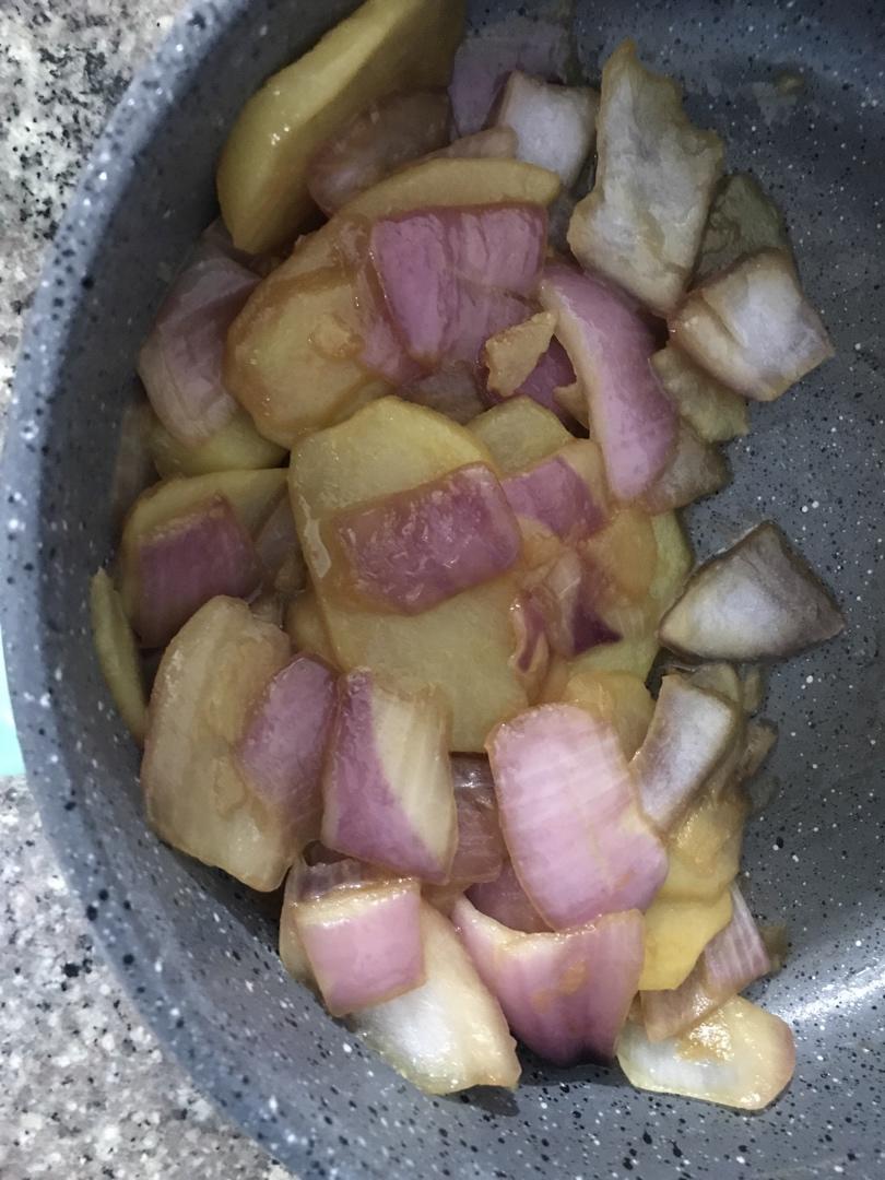 洋葱炒土豆