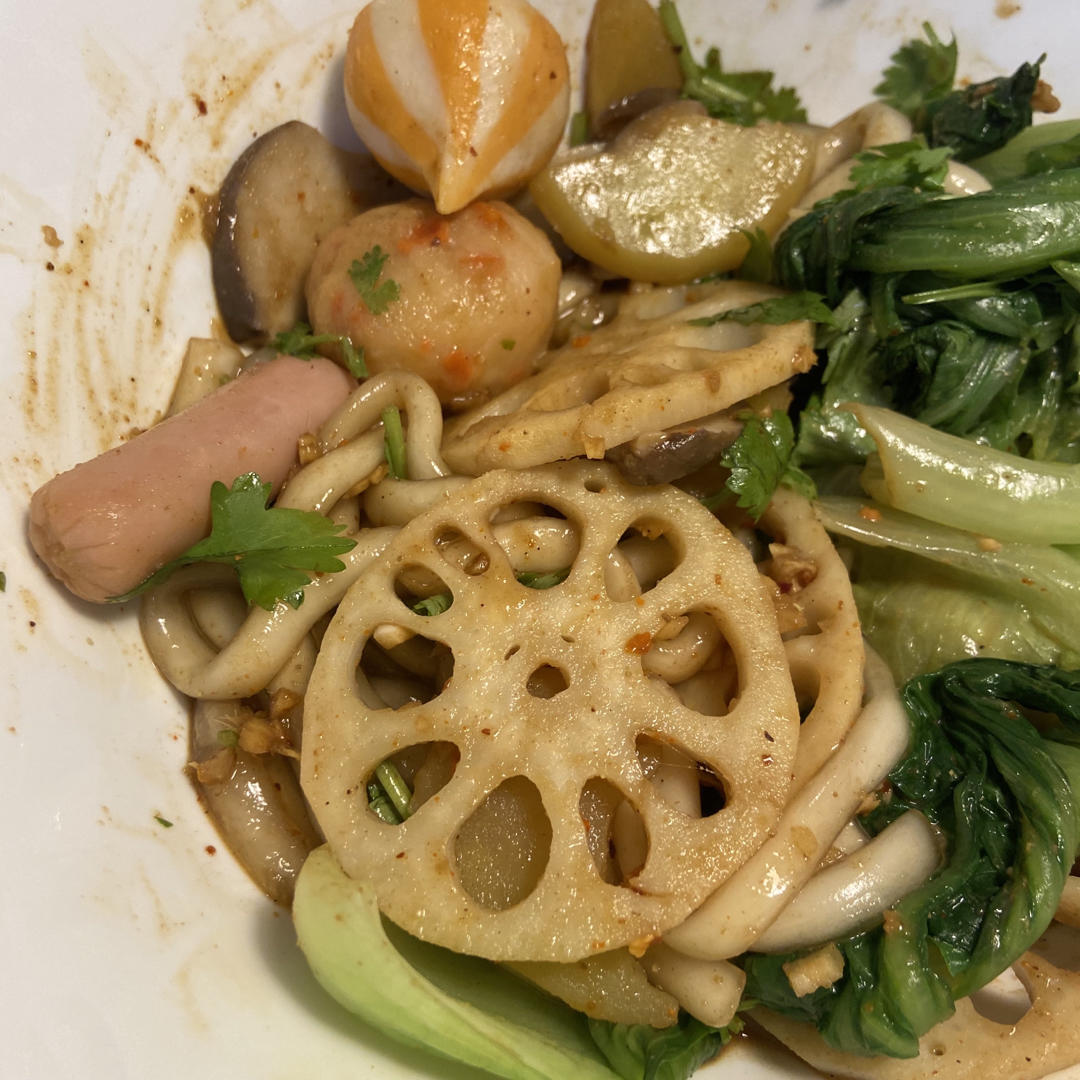 比麻辣烫好吃百倍的麻辣拌，浓郁鲜香麻辣又上瘾