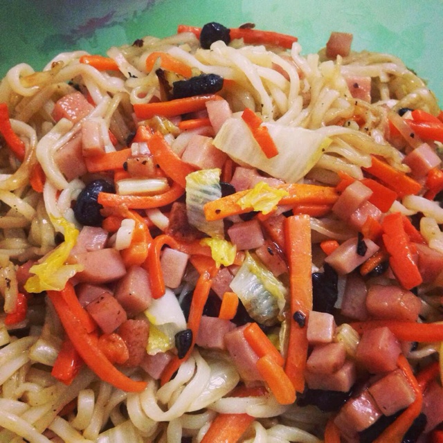 蔬菜鸡肉炒面-运动饮食