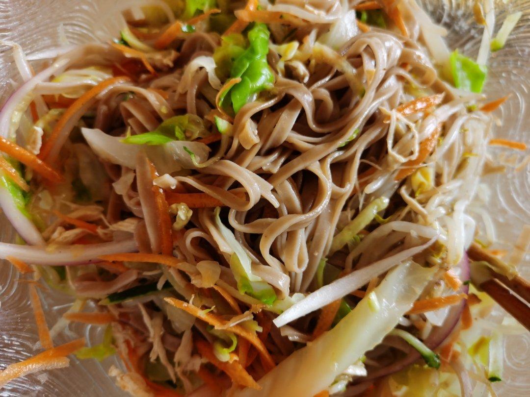 清爽鸡丝凉面