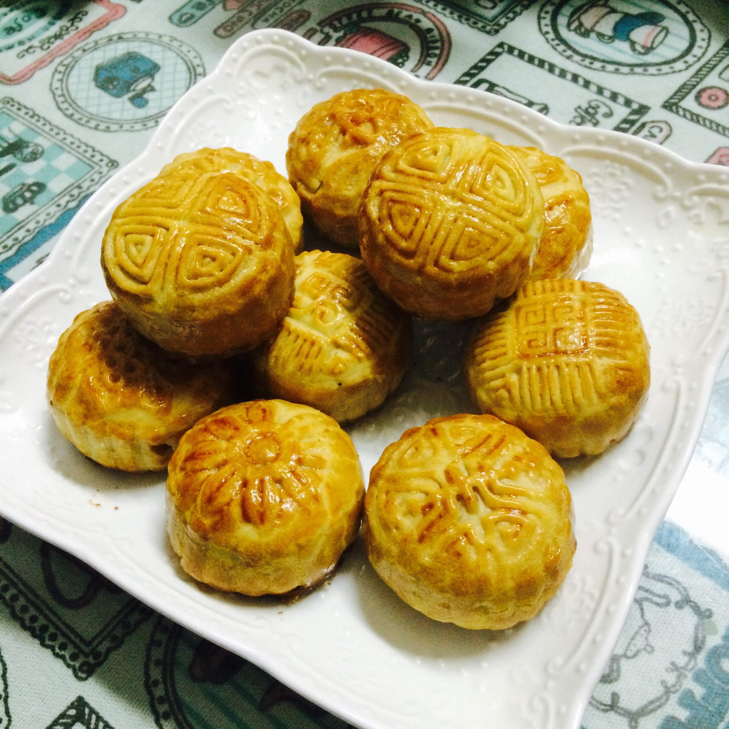 广式月饼——蛋黄莲蓉月饼