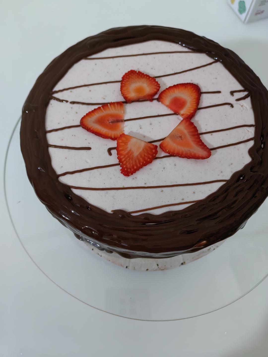 巧克力草莓慕斯蛋糕