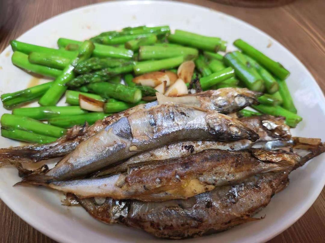 香煎椒盐多春鱼