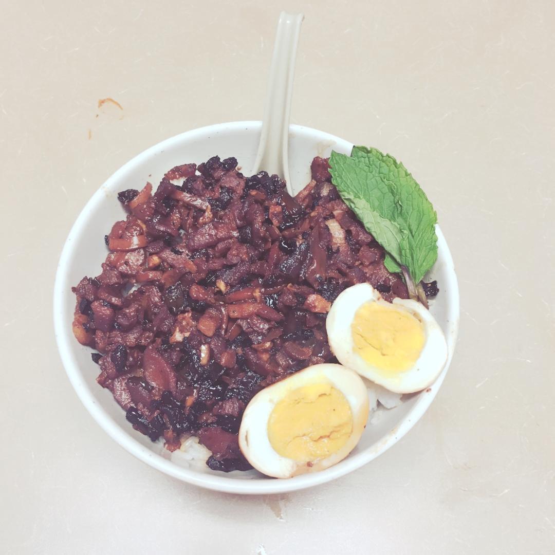 洋葱酥卤肉饭