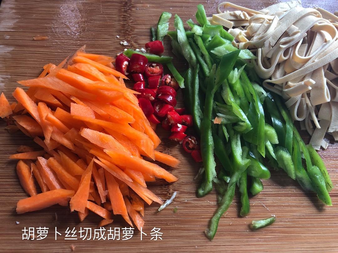 尖椒炒干豆腐