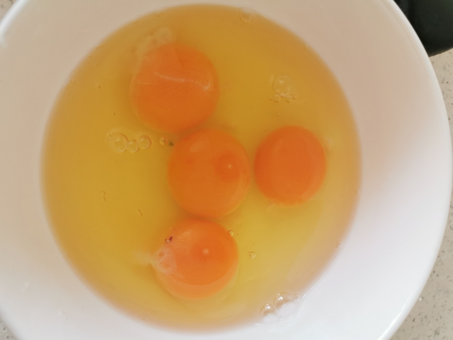 早餐小菜-小葱煎鸡蛋的做法 步骤4