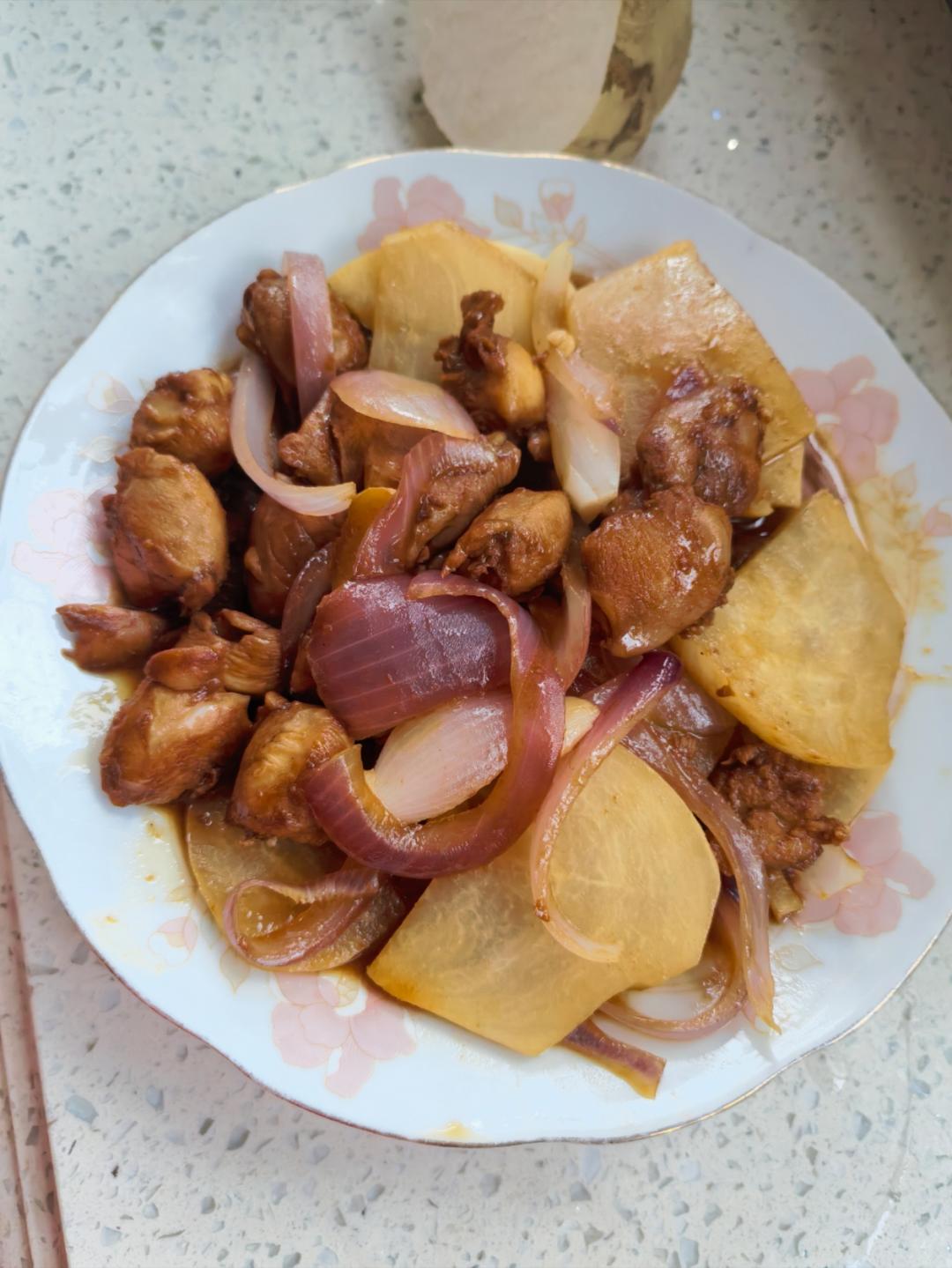 洋葱炒鸡腿肉
