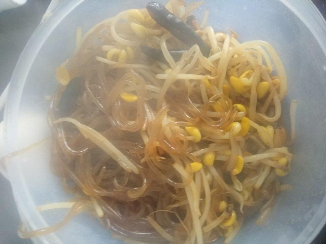 黄豆芽炒粉条