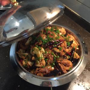 干锅牛蛙虾的做法 步骤6