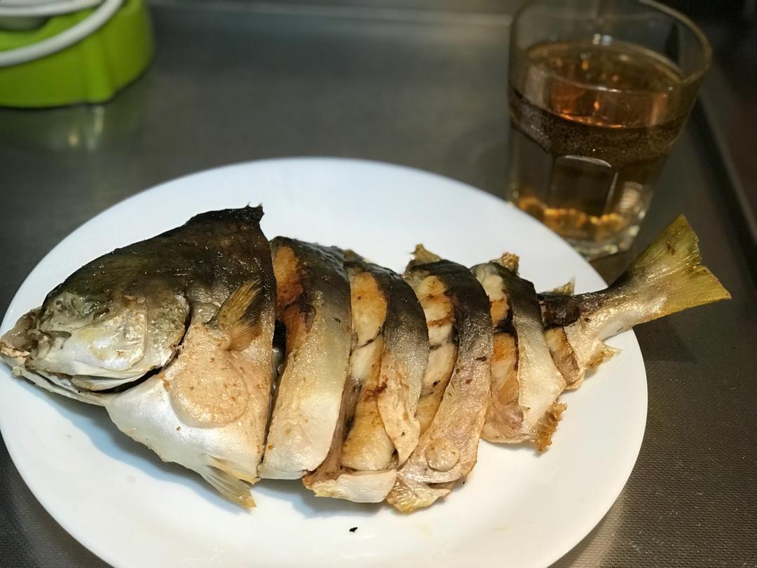 香煎金鲳鱼