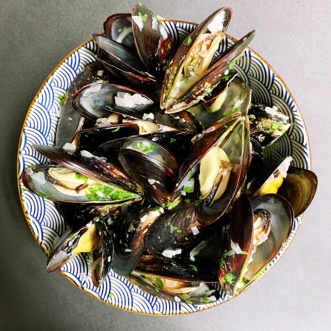 Steamed mussels with wine and cream 法式奶油青口贝
