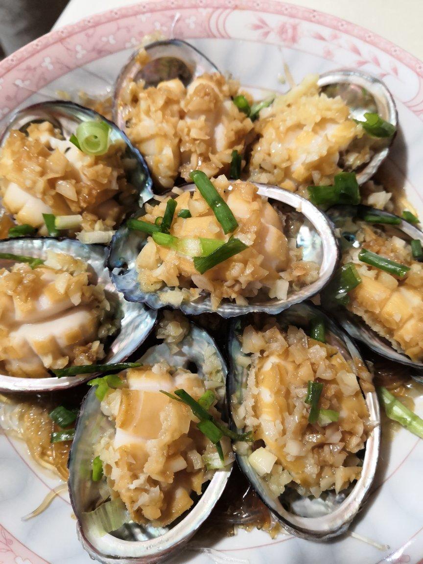 蒜蓉粉丝蒸鲍鱼