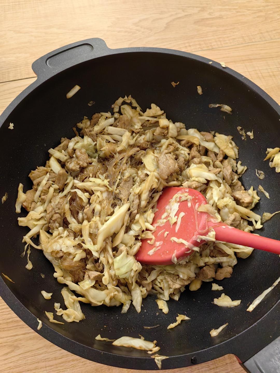 最近爱吃粉丝粉条～包菜炒粉丝