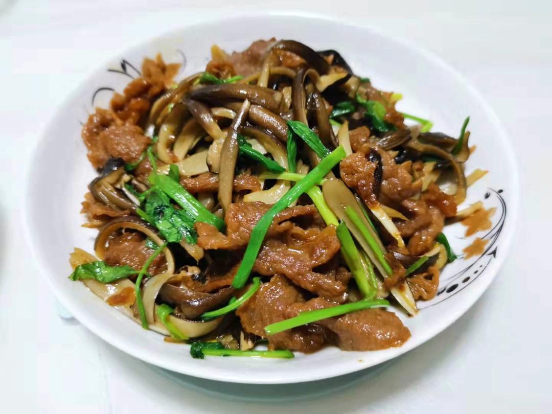 鸡枞菌炒肉丝（饭店厨师推荐的做法~）