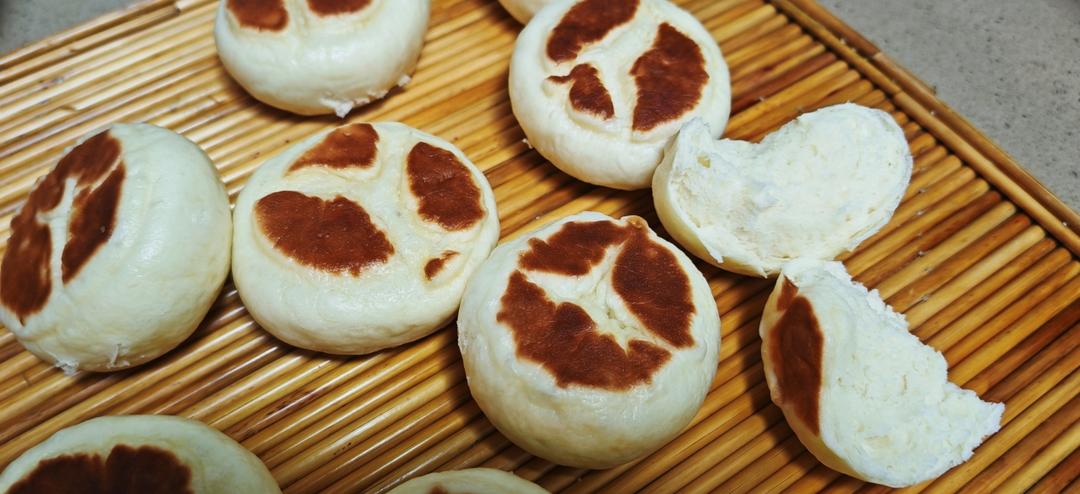 蓬松暄软，奶香味浓郁开花馒头，做法好简单 ！