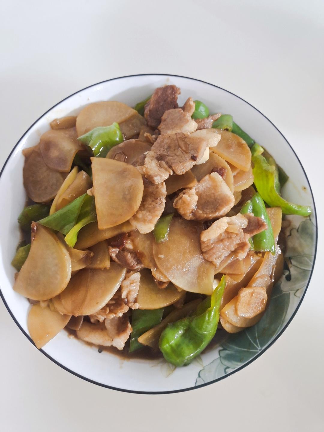 五花肉干煎土豆