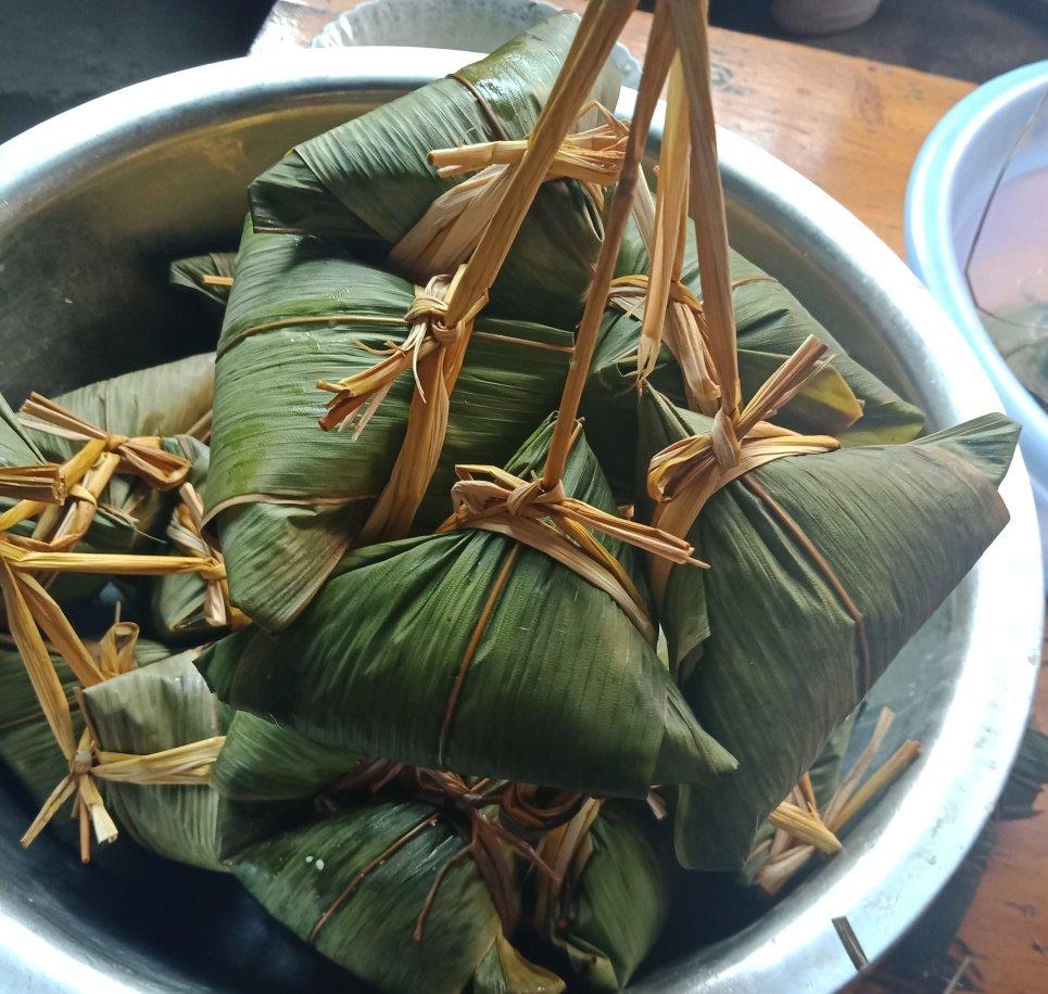 旭儿妈咪做的广西粑粑之端午节粽子(羊角扭)
