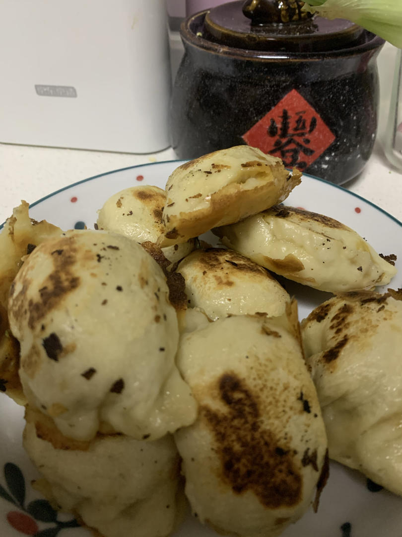 水煎包（韭菜）Fried Dumplings