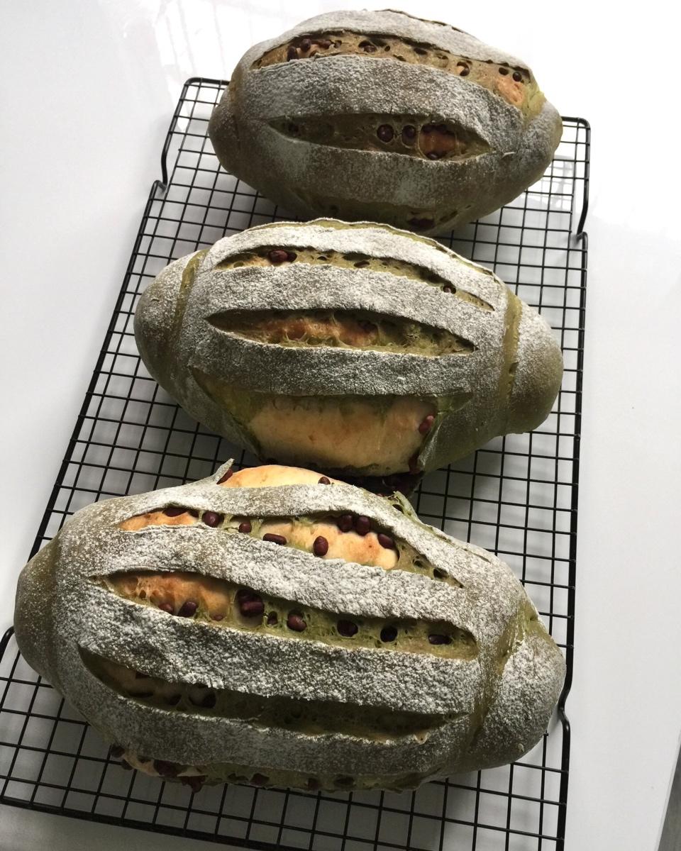 抹茶双色哈斯面包，红豆欧包