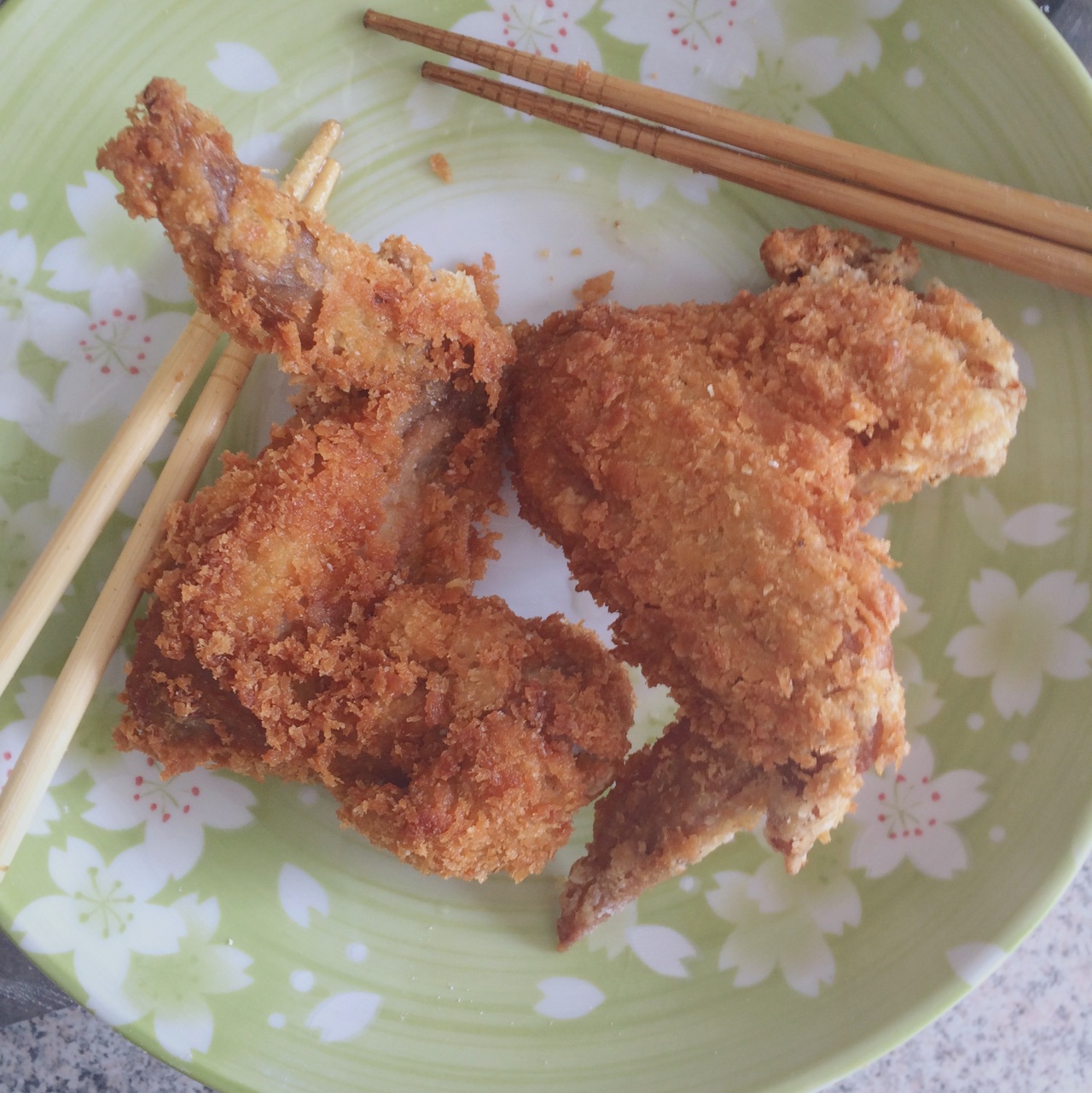 香脆辣味炸鸡翅