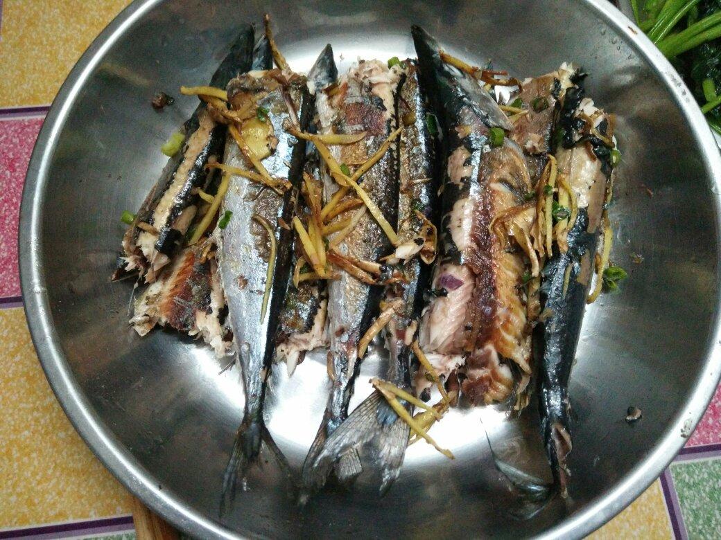 煎秋刀鱼