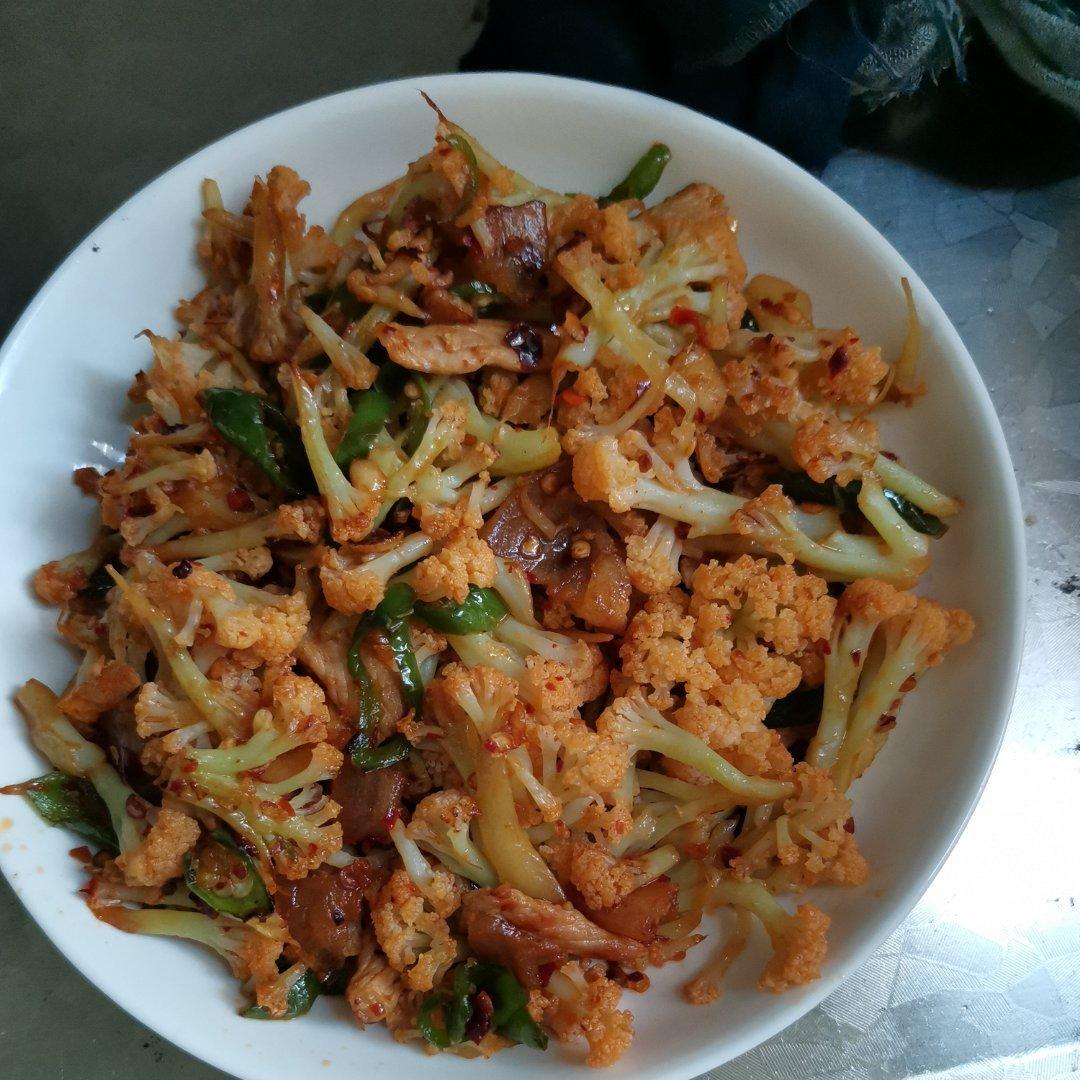 老丁的私房菜-干锅花菜