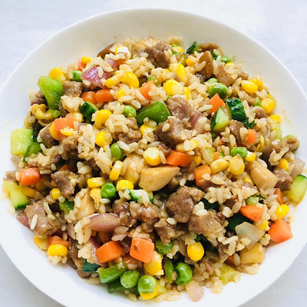 陆升升做的牛肉粒蔬菜炒饭