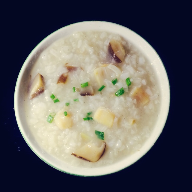 y小螃蟹y做的瑶柱香菇粥