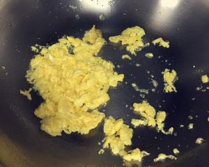 黑松露鸡蛋炒粉丝的做法 步骤2