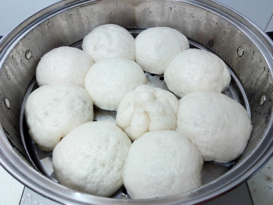 暄软可口的豆沙包