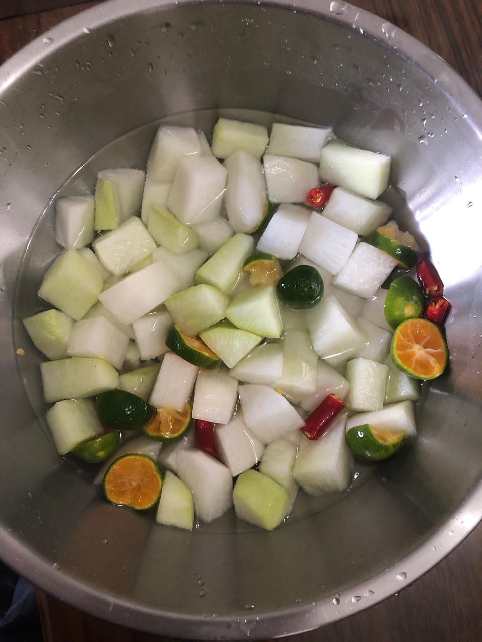 🔥绝了！酸辣爽脆又开胃，雪碧青柠泡萝卜