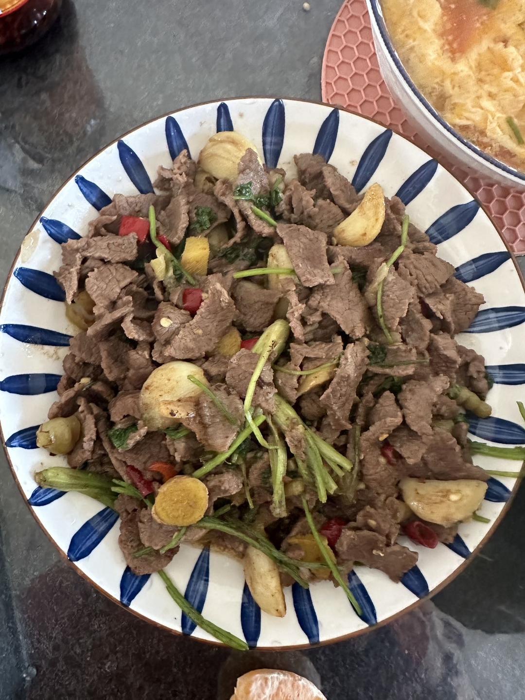 小炒黄牛肉，肉嫩味香！太好吃了简直是米饭杀手！