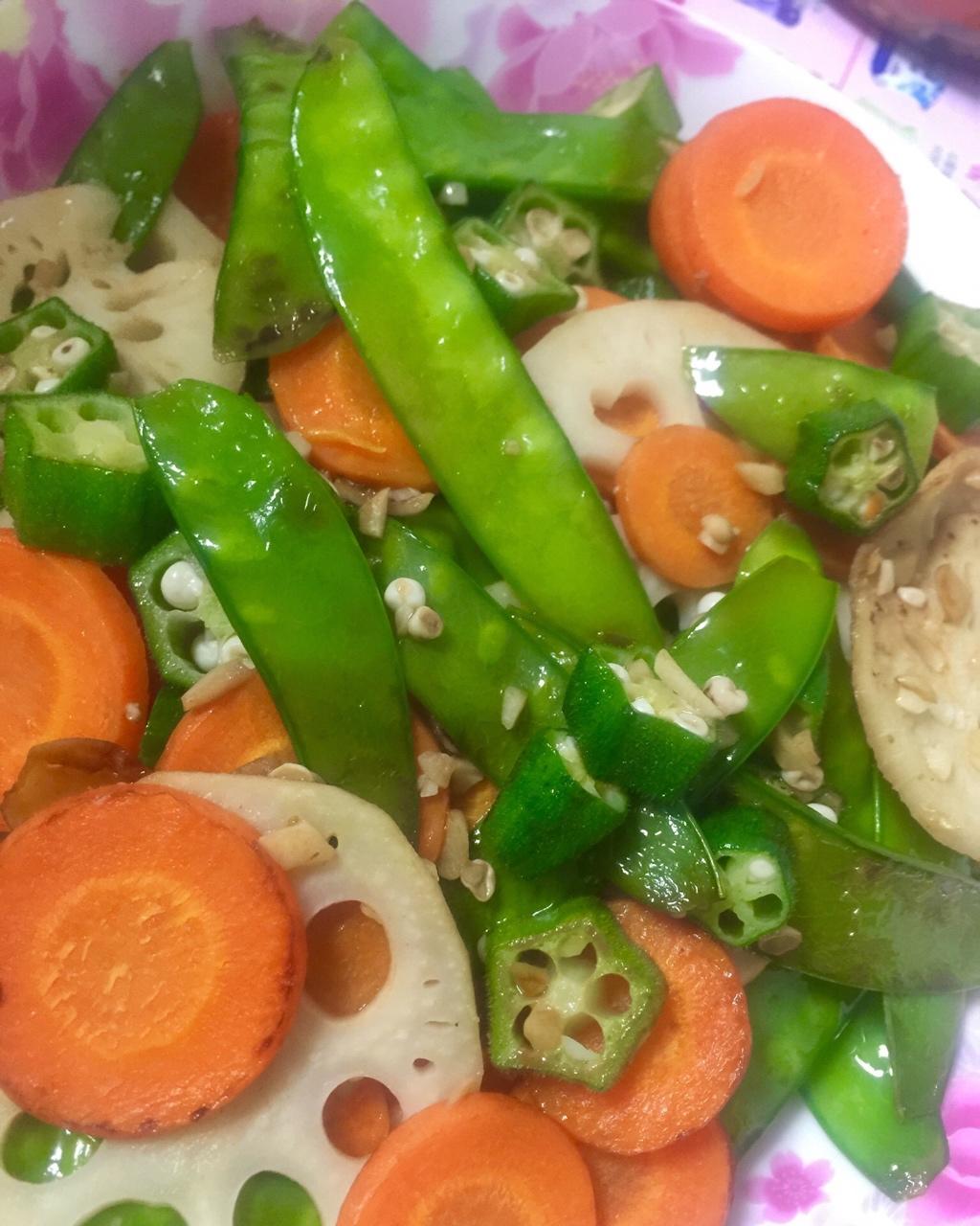 素菜也可以这么美—荷塘小炒