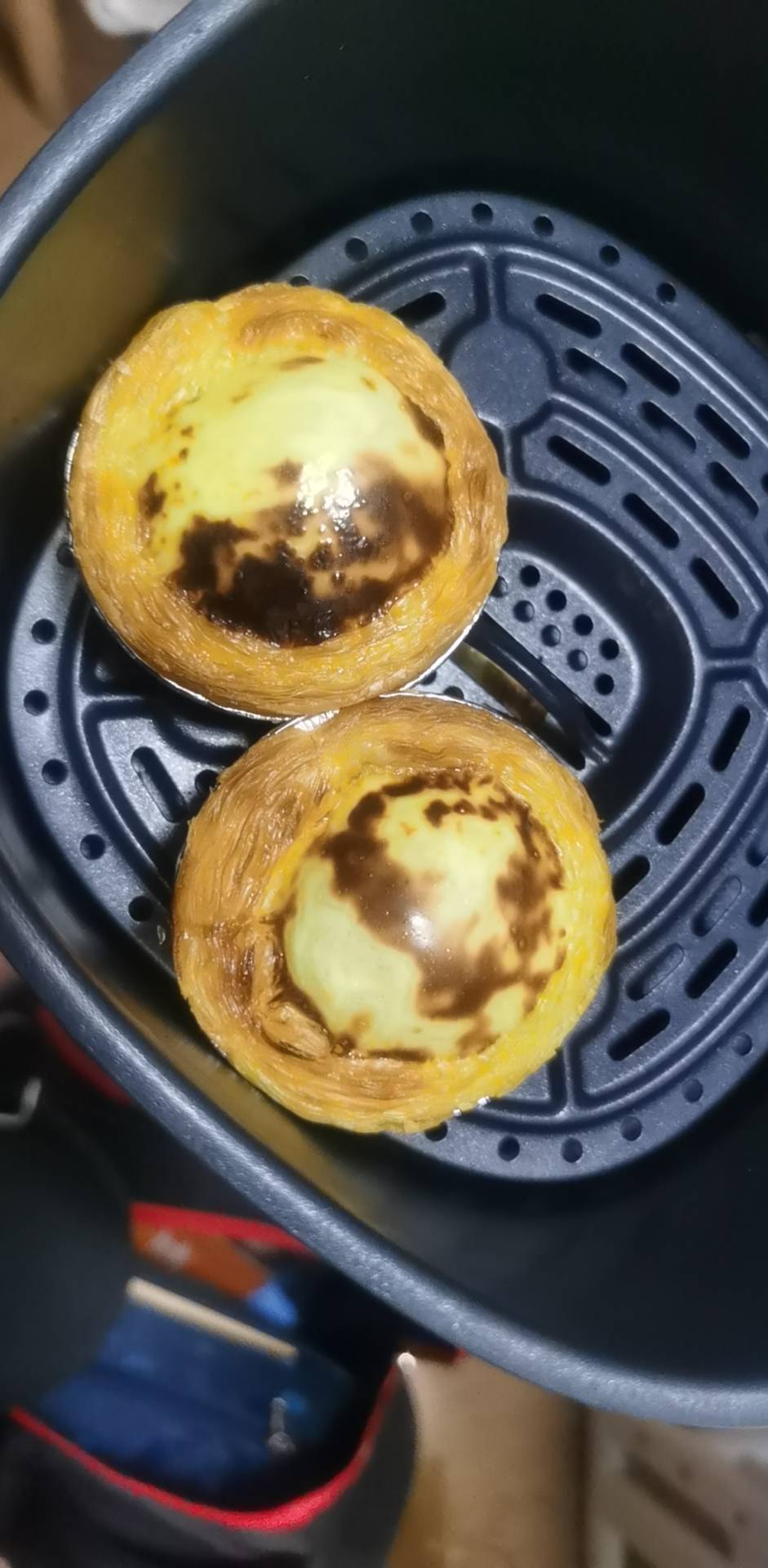 空气炸锅做蛋挞（奶牛+鸡蛋的蛋挞液）