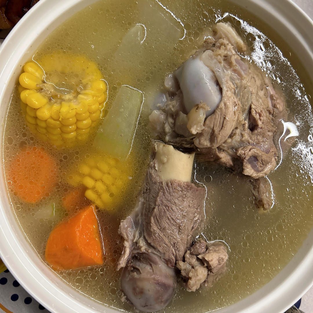 冬瓜玉米排骨汤(不好喝我去你家给你做！！)
