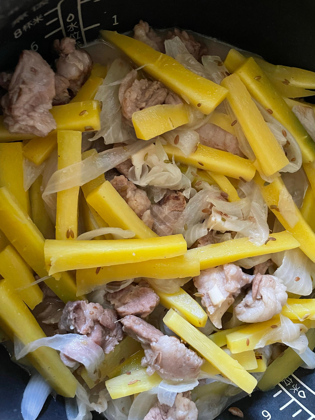 新疆羊肉抓饭（不糊底电饭煲版）
