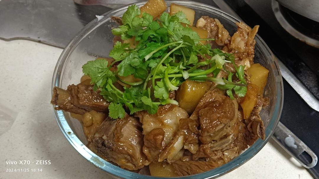 酥而不腻的红烧羊排