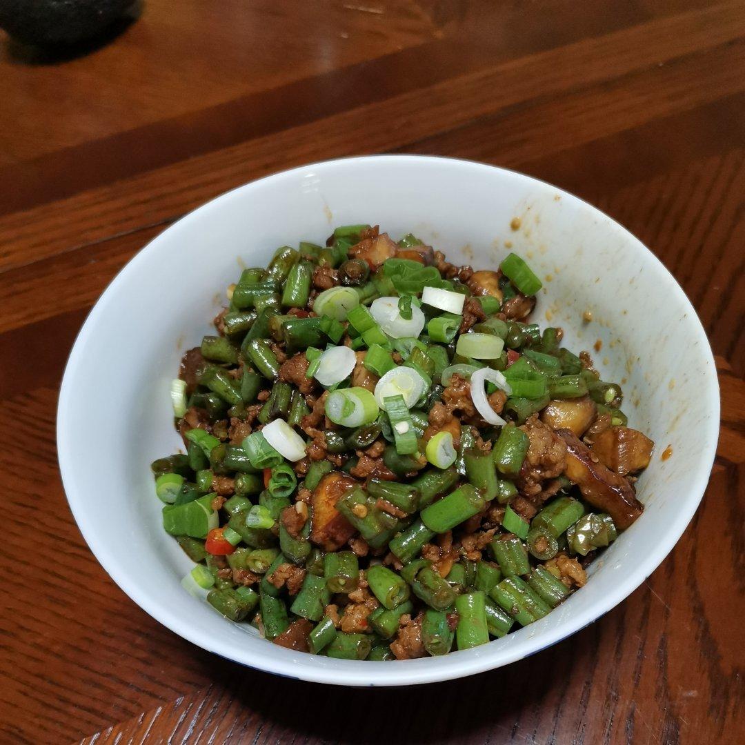 超简单的下饭菜🔥肉末豆角，好吃到流泪