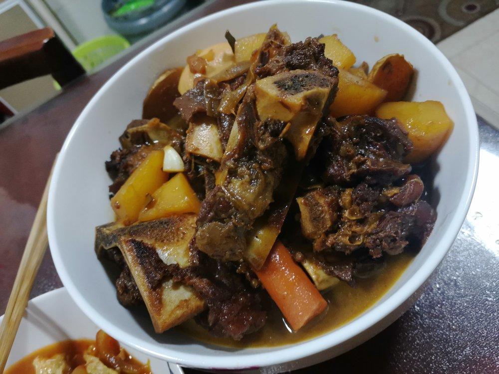 酱香牛排骨（肉烂骨香汤浓味美）