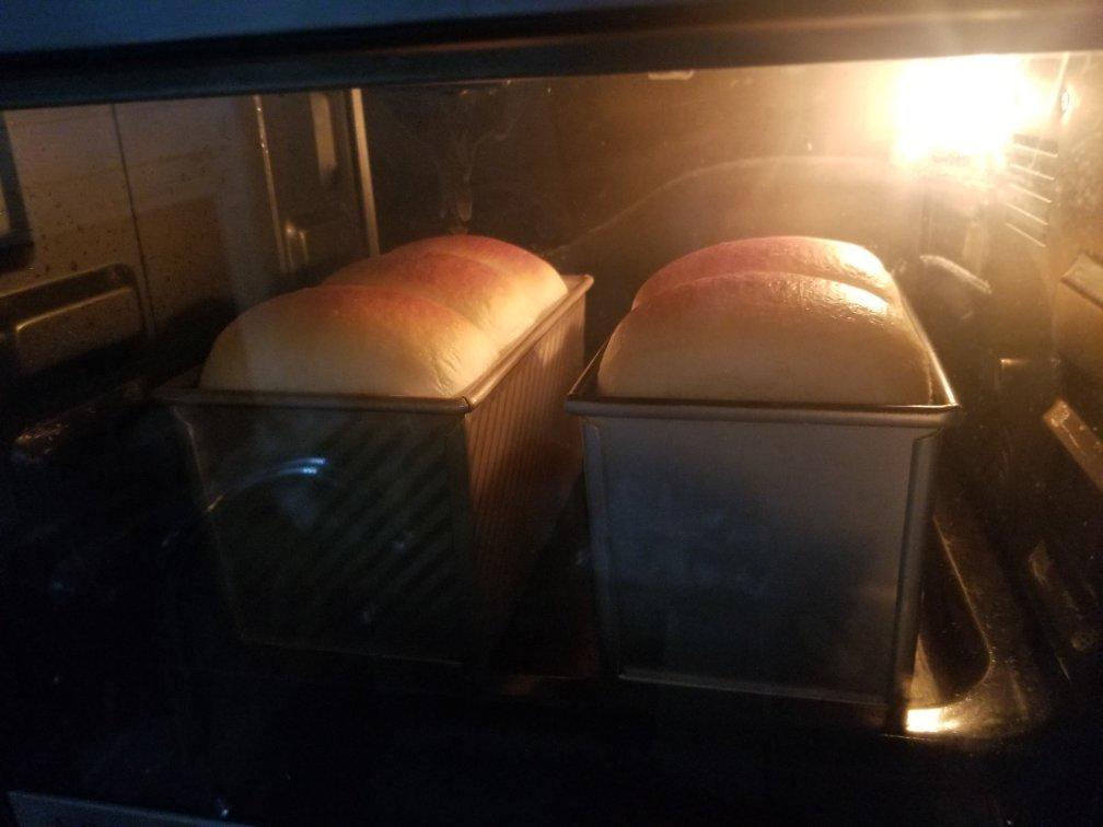 烫种鲜奶吐司