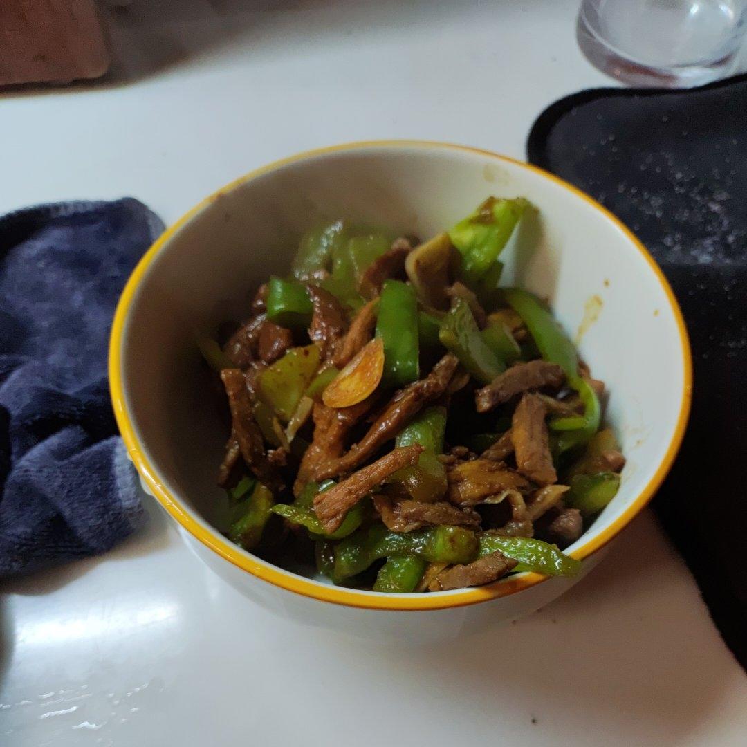 厨师长教你：“炒肉丝不粘锅”的小技巧，肉丝的香很浓郁，收藏了