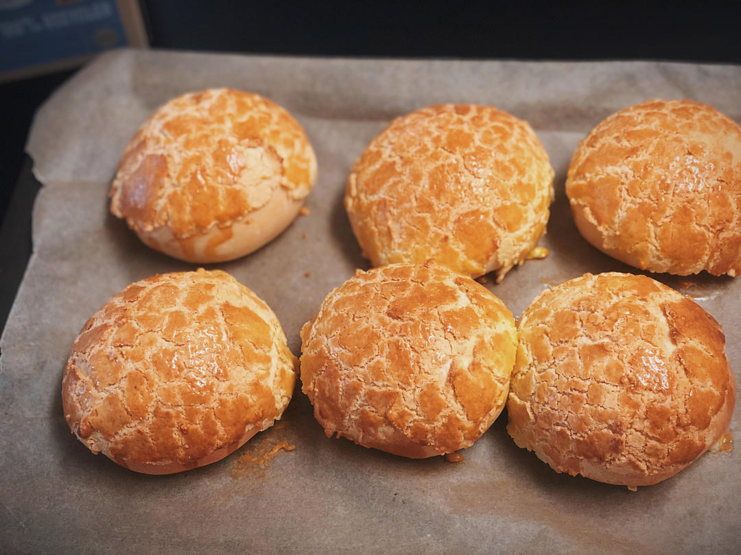 好吃到极致经典脆皮菠萝包