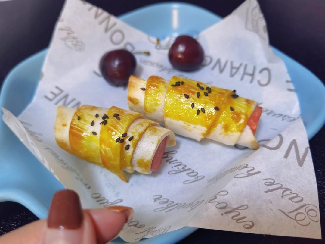 香肠酥皮卷：手抓饼皮还能这样吃，不用和面快速搞定早餐